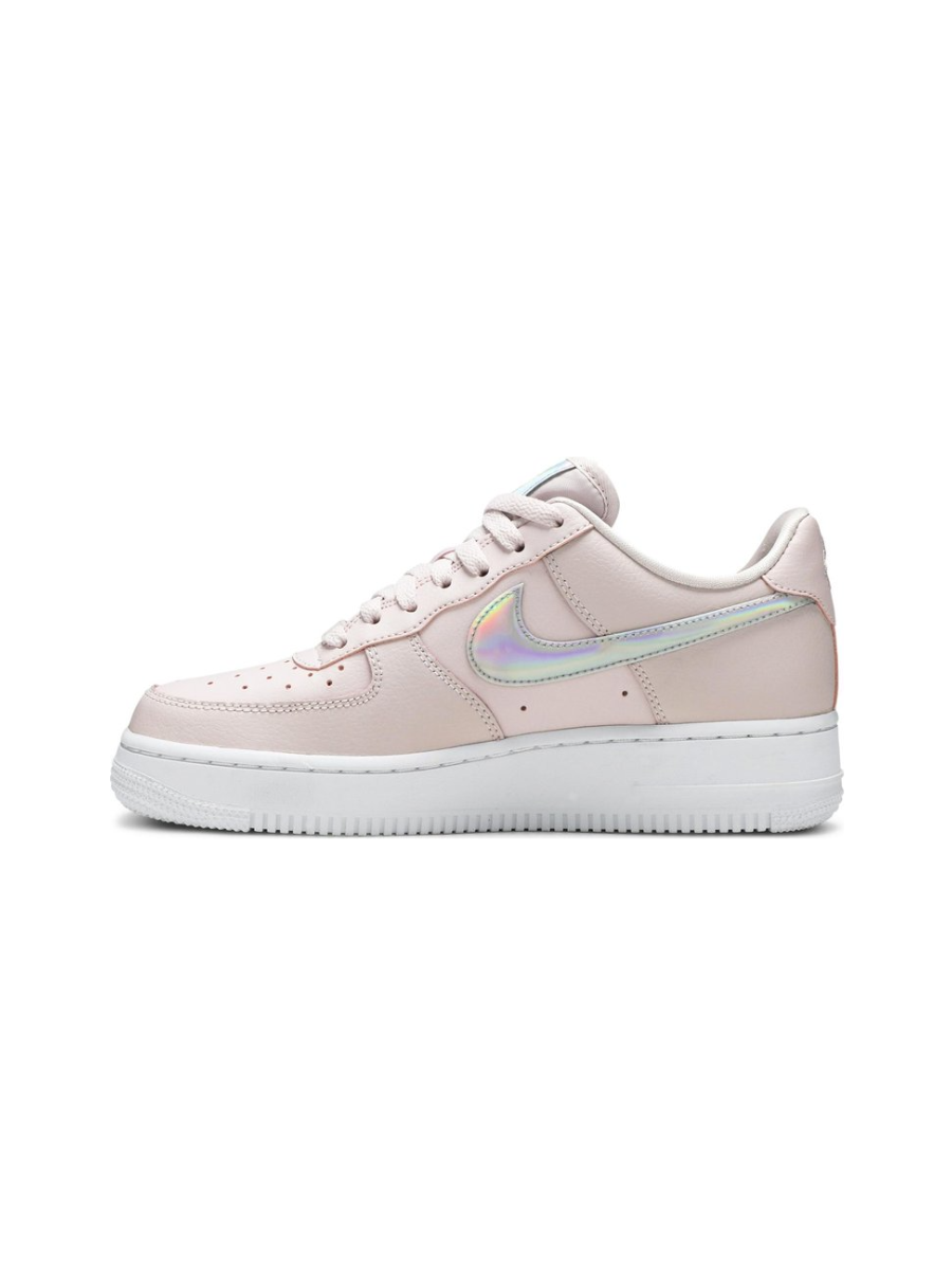 Картинка Кроссовки женские кожаные Nike Air Force 1 Low Pink Iridescent