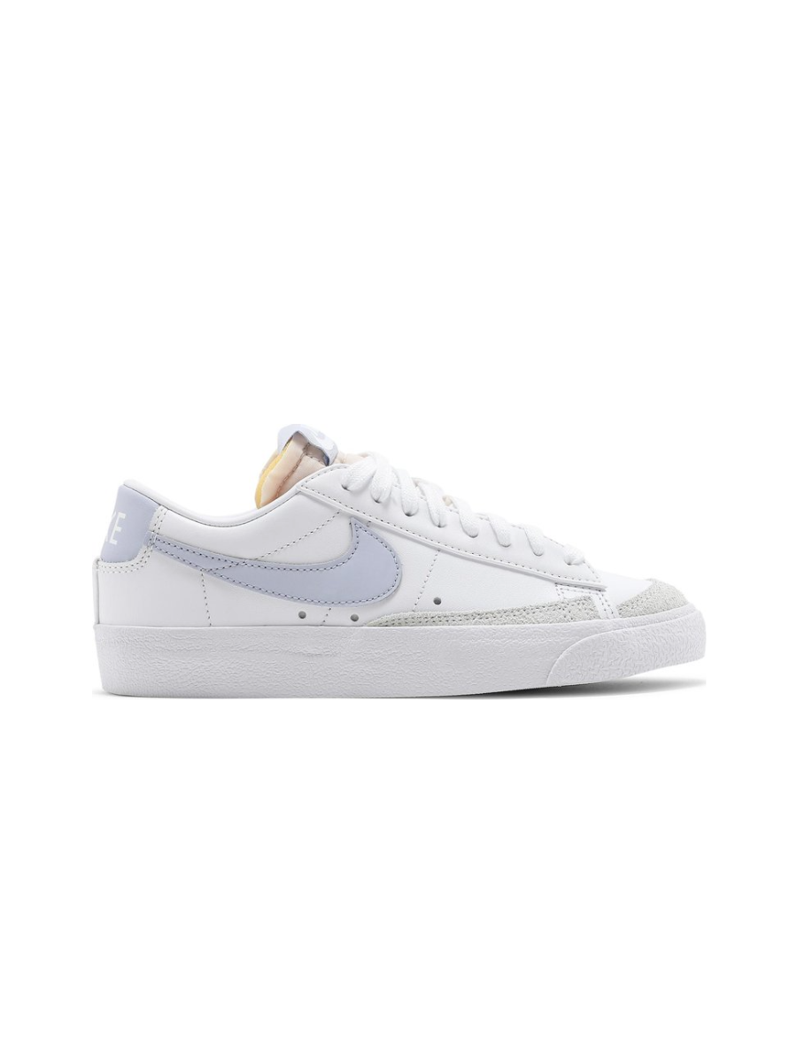 Картинка Кроссовки для тенниса зала Nike Blazer Low 77 White Ghost