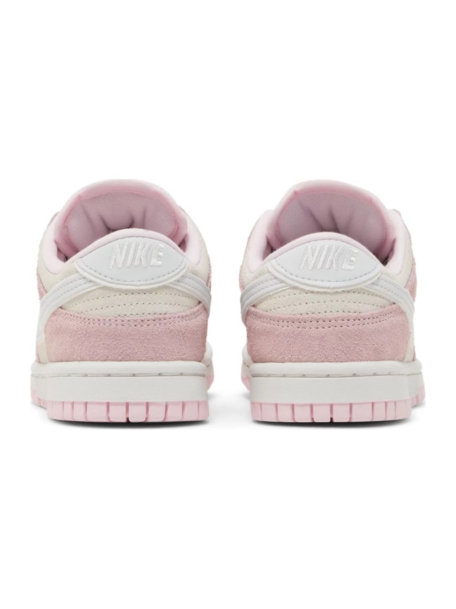 Картинка Кроссовки замшевые низкие женские Nike Dunk Low LX Pink Foam 