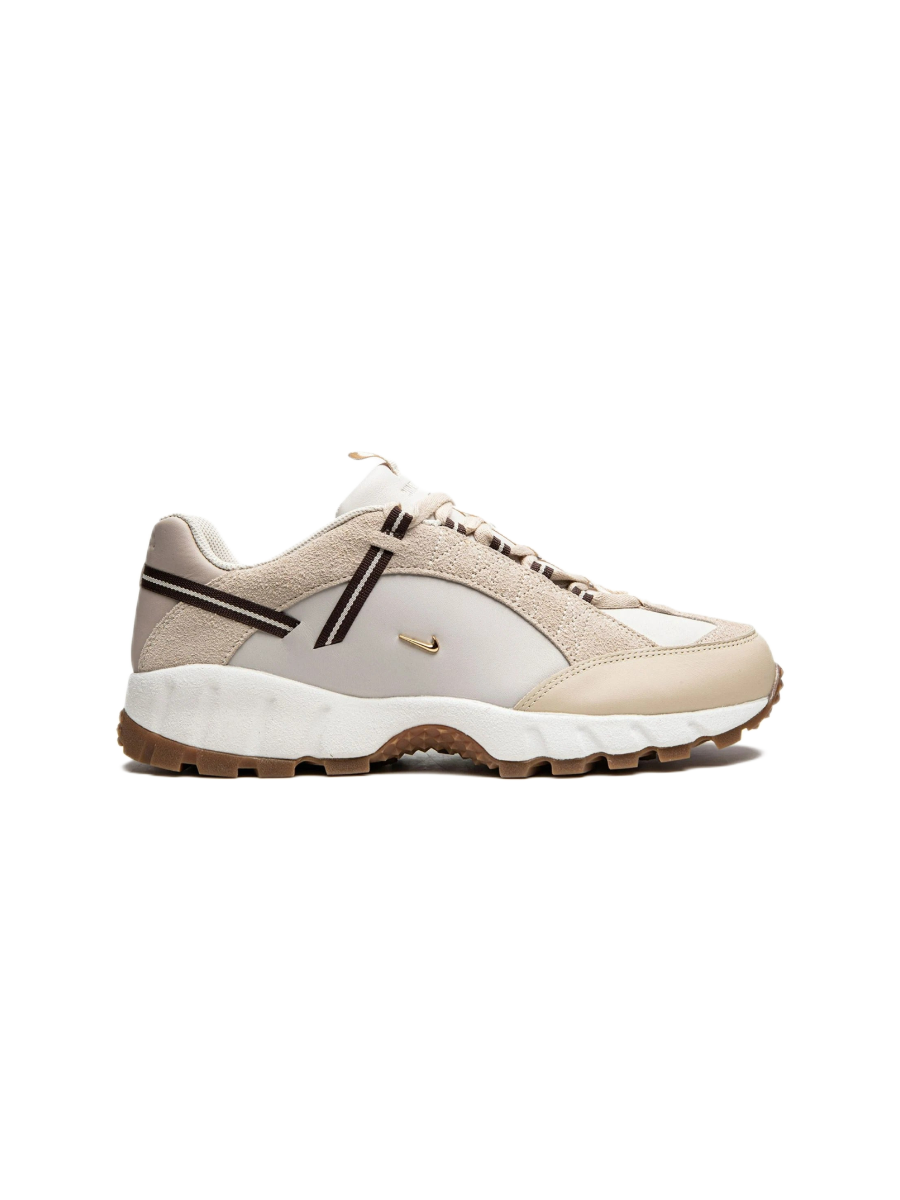 Картинка Кроссовки Nike Air Humara LX Jacquemus Light Bone Gold