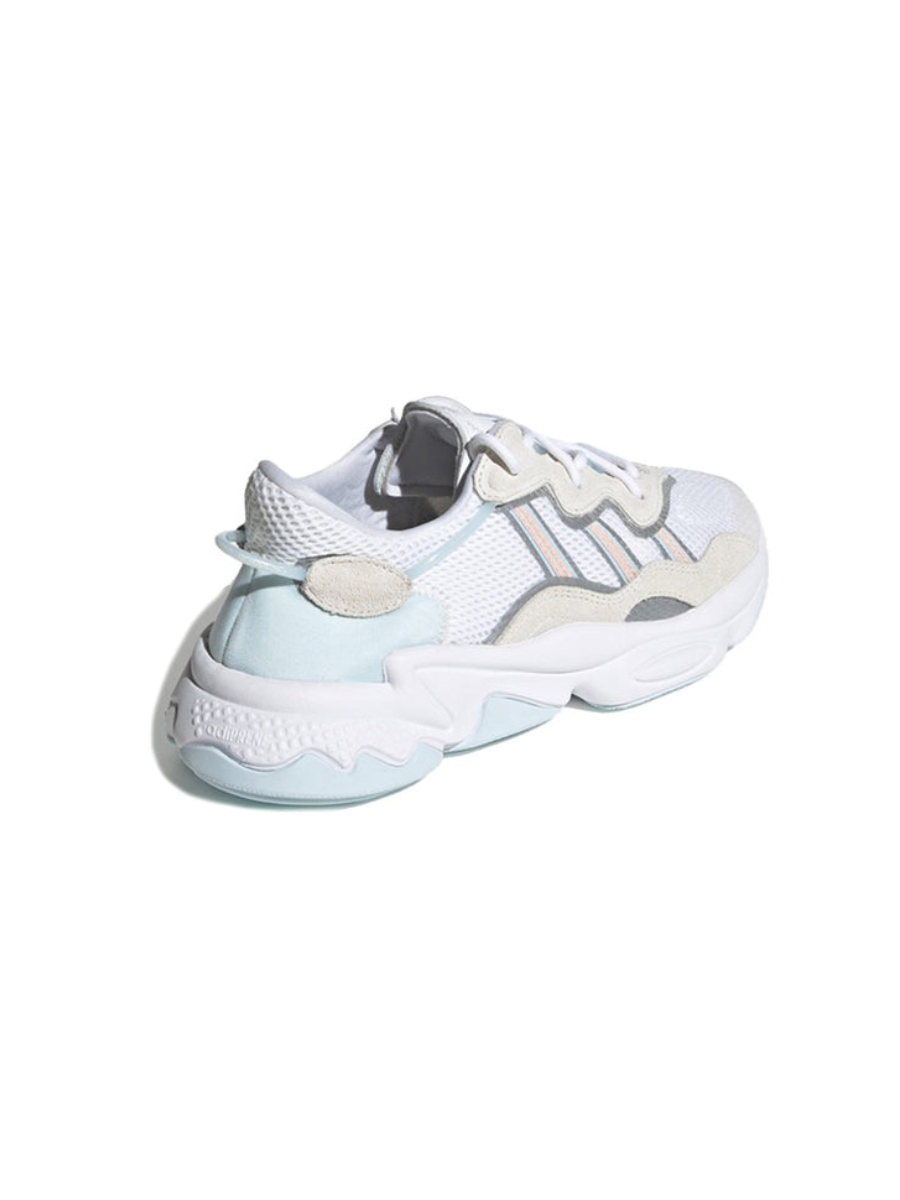 Картинка Кроссовки с сеткой для зала Adidas Ozweego Light Cream White