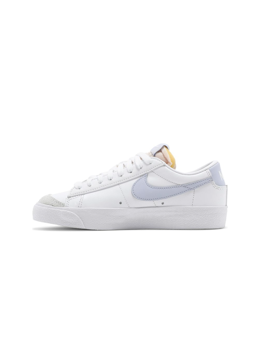 Картинка Кроссовки для тенниса зала Nike Blazer Low 77 White Ghost