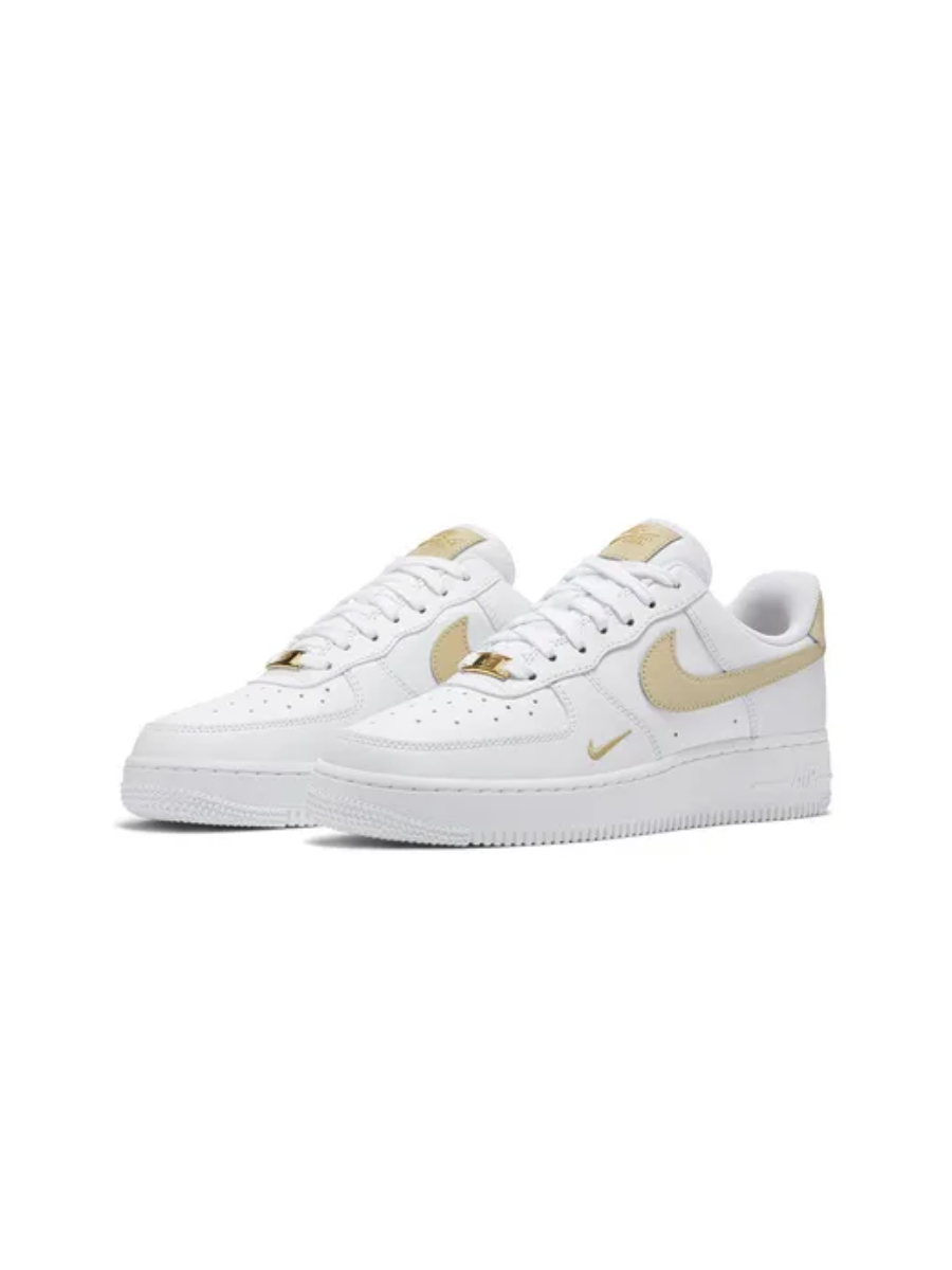 Картинка Кроссовки демисезонные Nike Air Force 1 Essential White Gold