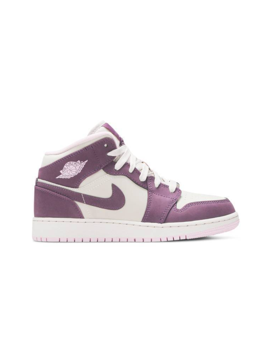 Картинка Кроссовки женские баскетбольные Nike Air Jordan 1 Retro Mid GS Pro Purple