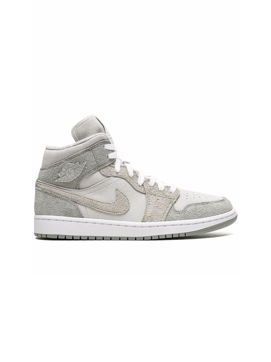 Картинка Кроссовки высокие для туризма Nike Air Jordan 1 High Grey Fleece