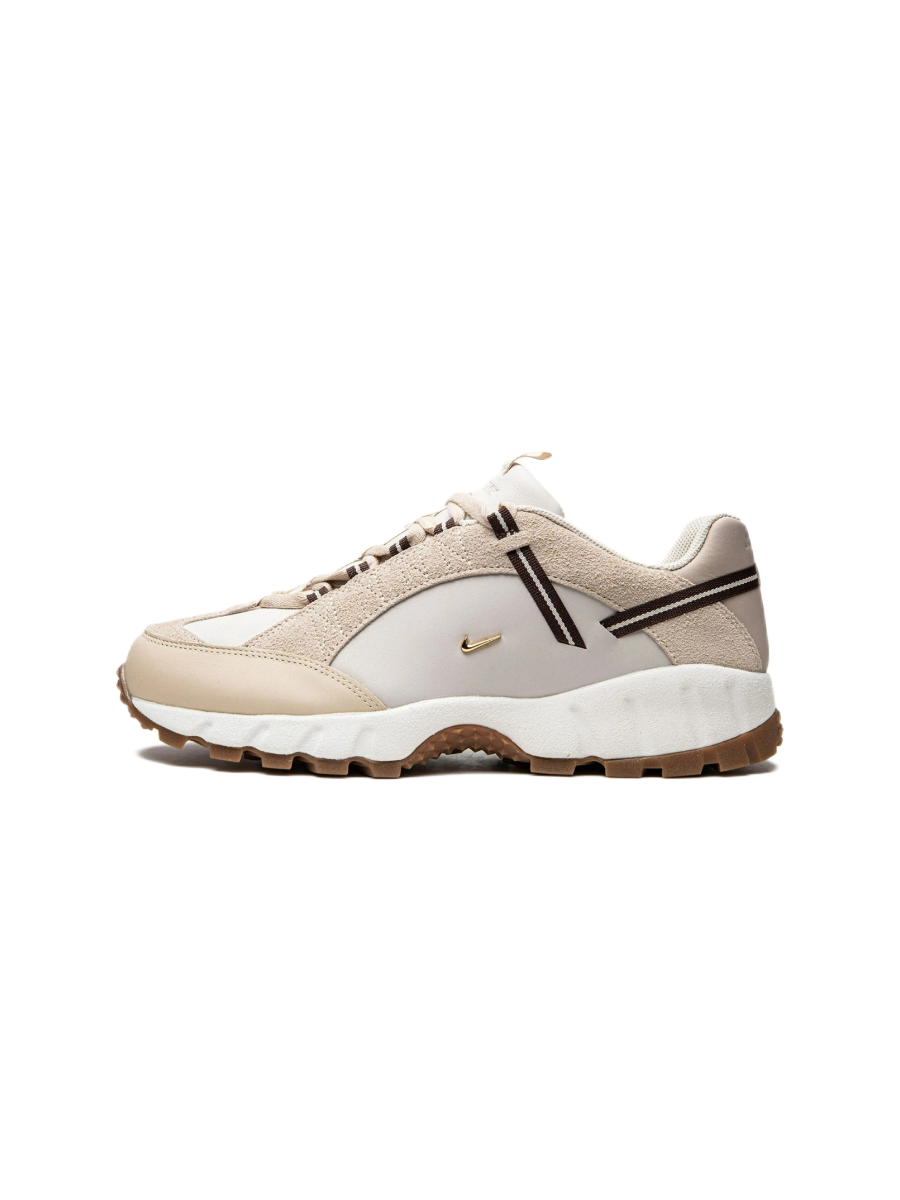 Картинка Кроссовки Nike Air Humara LX Jacquemus Light Bone Gold