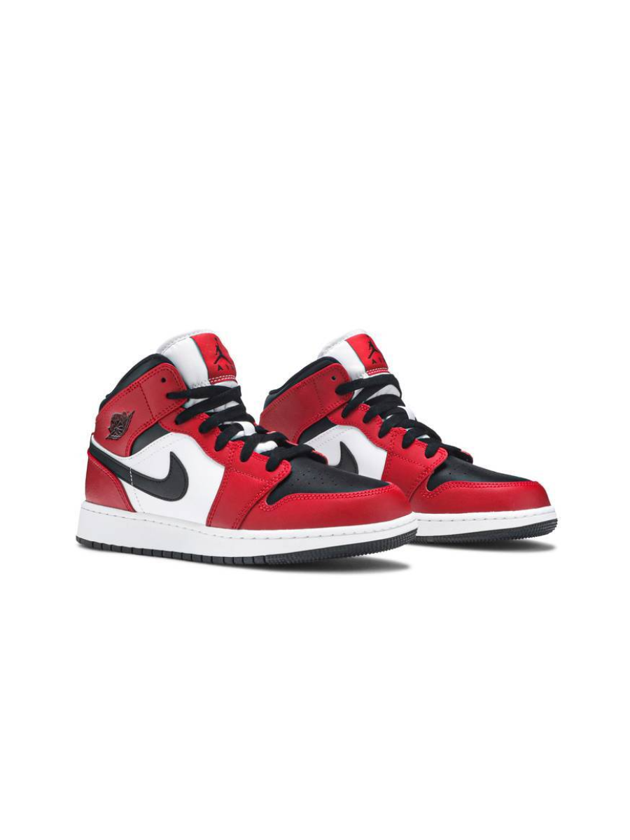 Картинка Кроссовки для мальчиков Nike Air Jordan 1 Mid Black Toe Chicago GS